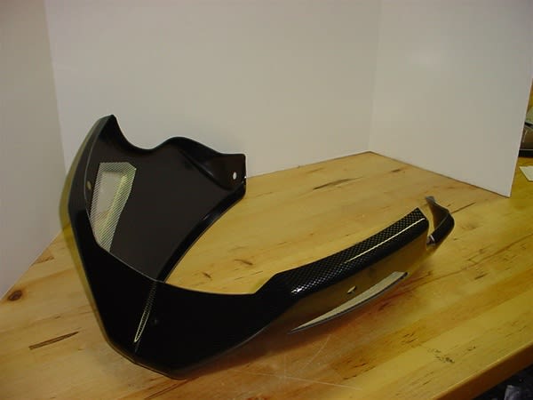 Suzuki Bandit GSF1250 (2007-2011) Bellypan Carbon w/ Silver Mesh Suzuki Bandit GSF1250 (2007-2011) Bellypan Carbon w/ Silver Mesh