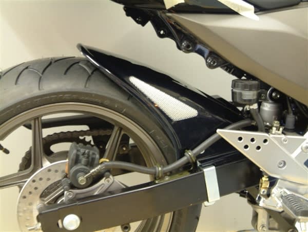 Kawasaki Z750 (not S model) Rear Tire Hugger (03-06) Gloss Black Kawasaki Z750 (not S model) Rear Tire Hugger (03-06) Gloss Black