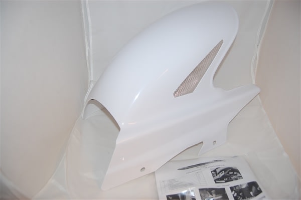 Suzuki Gladius Rear Tire Hugger (All Years) Gloss White Suzuki Gladius Rear Tire Hugger (All Years) Gloss White