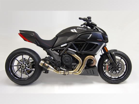ドカティ　デアベル Ducati Diavel 2011-Present Slip On Exhaust