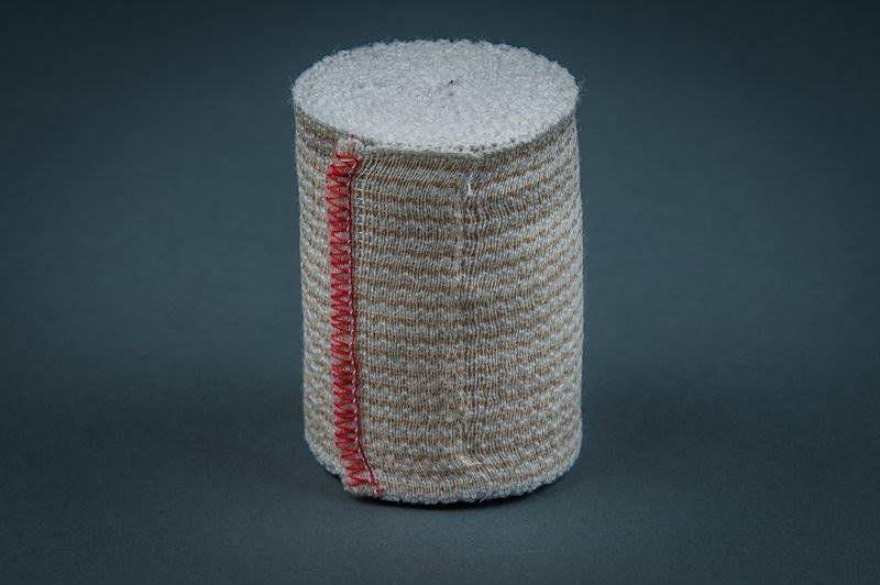 Avcor Health Care Products HoneycombÂ® / X-Tenâ„¢ Double hook-and-loop closure Elastic Bandage, 3 x 210 Inch