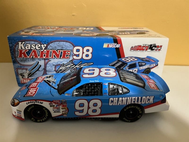2002 Kasey Kahne 98 ChannelLock Rookie Busch Series 1:24 HOTO