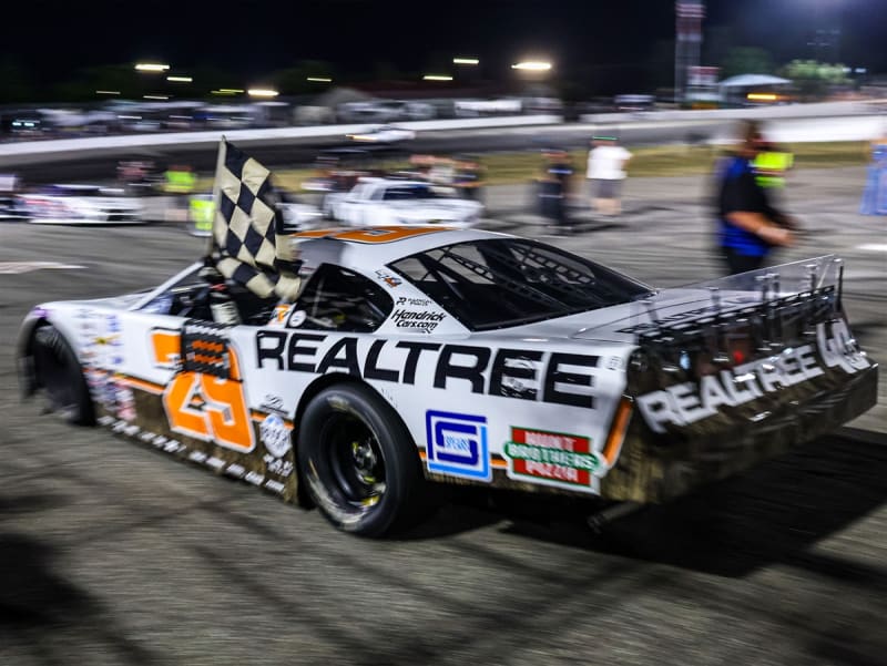 **Preorder** KEVIN HARVICK 2026 REALTREE 40TH ANNIVERSARY RACED-WIN 1:24 ARC DIECAST
