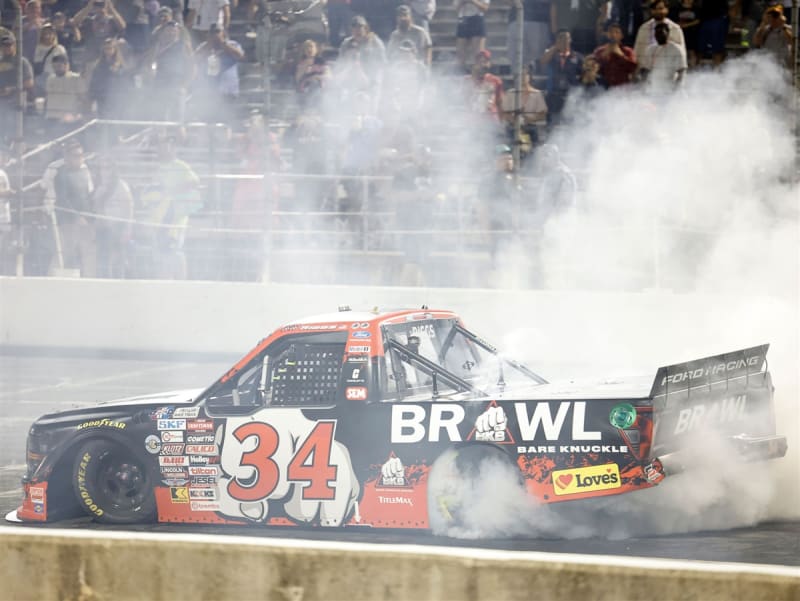 **Preorder** LAYNE RIGGS 2026 BARE KNUCKLE BOXING TSPORT 200 RACED WIN 1:24 ARC DIECAST
