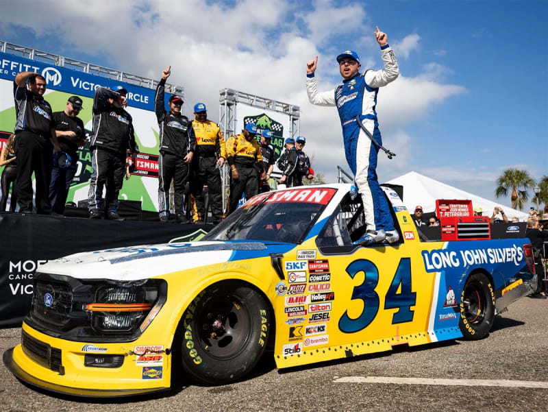 **Preorder** LAYNE RIGGS 2026 LONG JOHN SILVER'S ST PETERSBURG RACE WIN 1:24 ARC DIECAST
