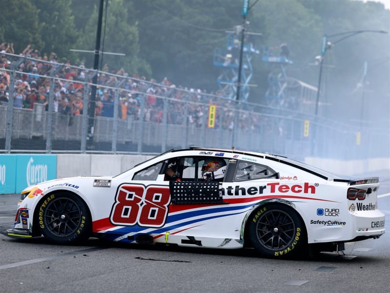 AUTOGRAPHED SHANE VAN GISBERGEN 2025 WEATHERTECH CHICAGO CUP SERIES RACED WIN 1:24 ARC DIECAST