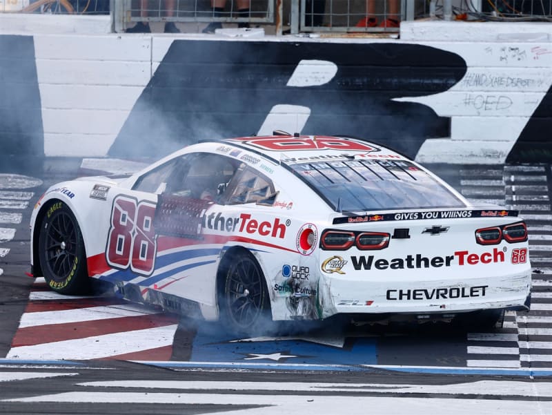 **Preorder** SHANE VAN GISBERGEN 2025 WEATHERTECH ROVAL RACED WIN 1:64 ARC DIECAST