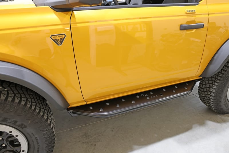 Rock Hard 4x4™ Patriot Series Tube Slider Rocker Guards - Flat Step for Ford Bronco 2DR 2021 - Current [RH-60101]
