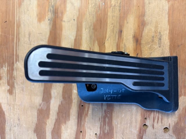 22936178 C7 Vette Pedal