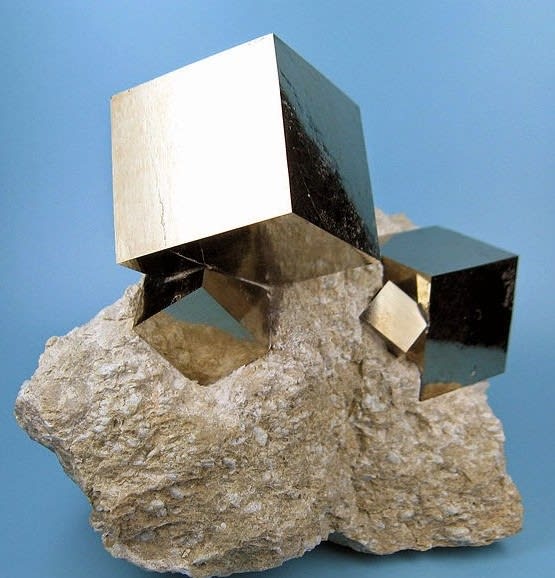 Downloadable Gold (Downloadable Product With Reusable Product Key)