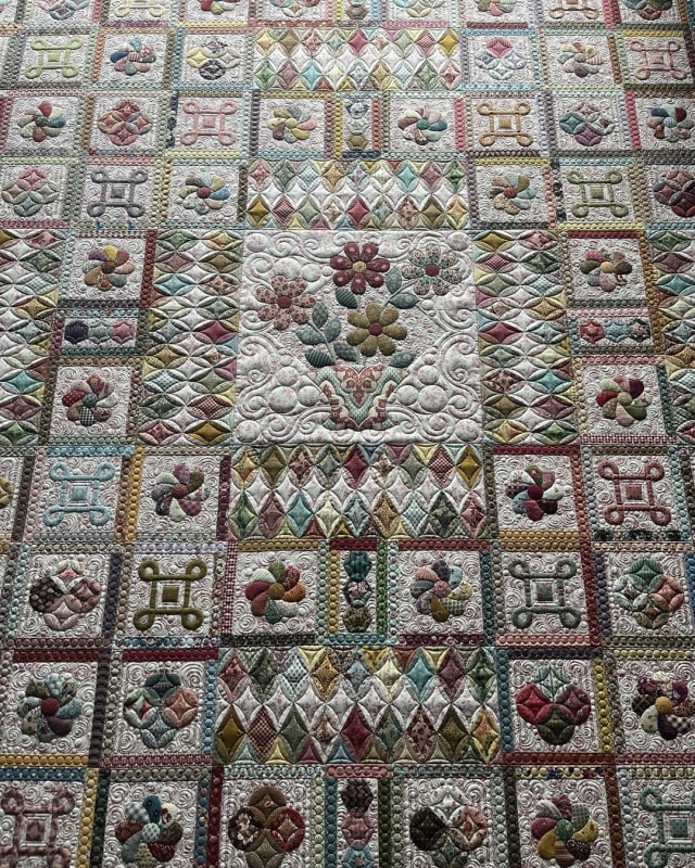 LONDON HOUSE Quilt Pattern & Templates  by Margaret Mew