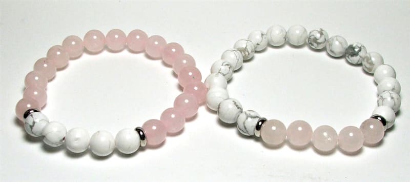 FB-07  STONE BEAD FRIENDHIP STRETCH BRACELET IN ROSE QUARTZ & HOWLITE (7 1/2")