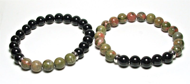 FB-11 STONE BEAD FRIENDHIP STRETCH BRACELET IN UNAKITE & ONXY (7 1/2")