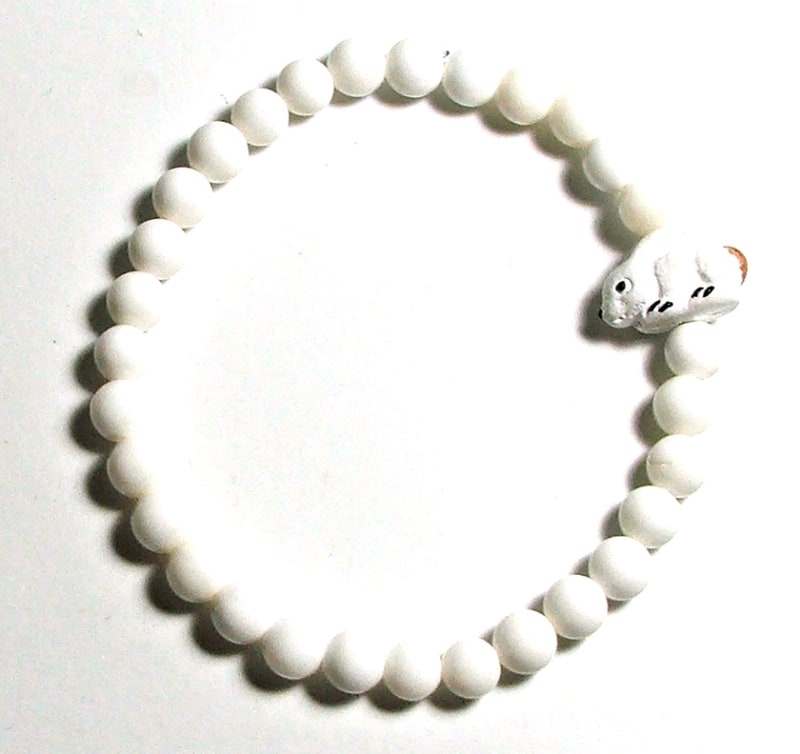 SB6-017-6mm STONE ROUND BEAD BRACELET IN RABBIT DESIGN -7 1/2"