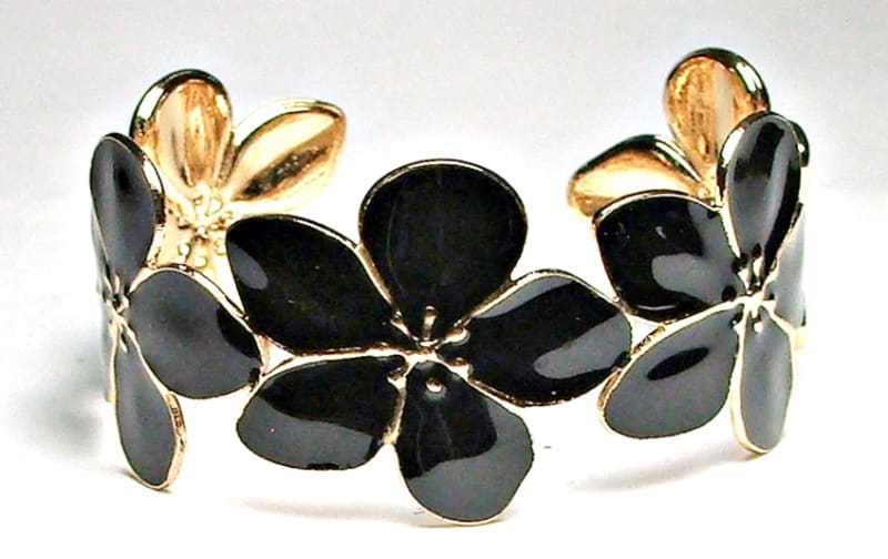 SS-06 B-STAINLESS STEEL CUFF BRACELET IN BLACK FLOWER