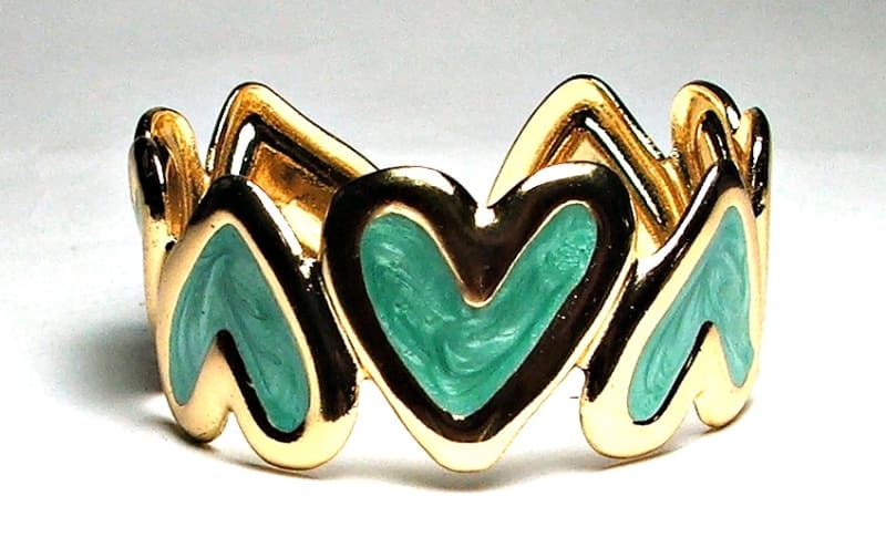 SS-18-G STAINLESS STEEL CUFF BRACELET IN GREEN HEART