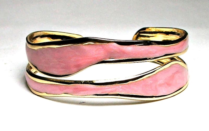 SS-19-P STAINLESS STEEL CUFF BRACELET IN PINK COLOR