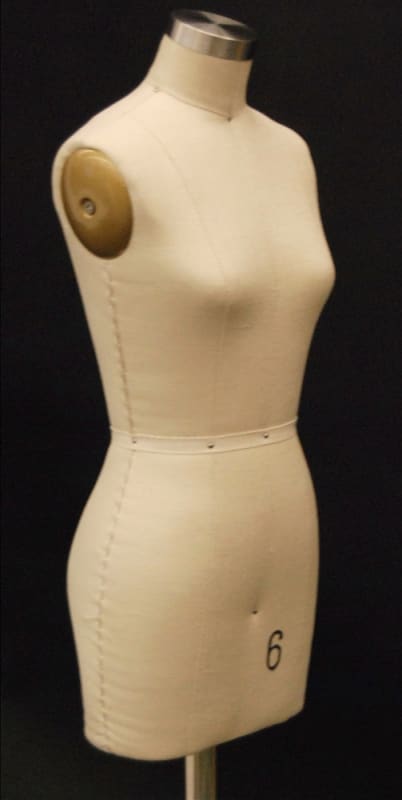 Female Half Scale Female Dress Form from www.zingdisplay.com