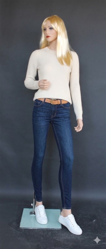 5' 10" Female Mannequin Makeup