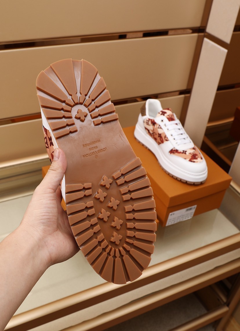 White & Brown Louis Vuitton Sneakers Size: 7.5-13 Gender: Men 2021 new  casual style men's shoes. This is a brand new seasonal design with perfect  workmanship to create cabinet quality. These Louis