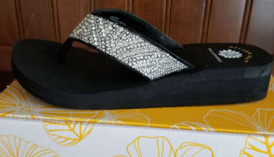 Yellow Box CARREE bling flip flops