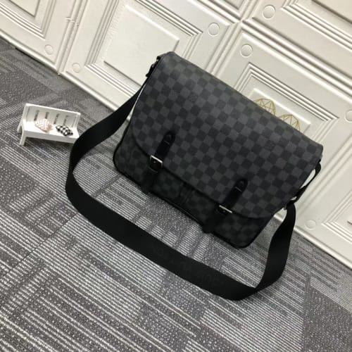 Louis Vuitton Men's Black Messenger Bags