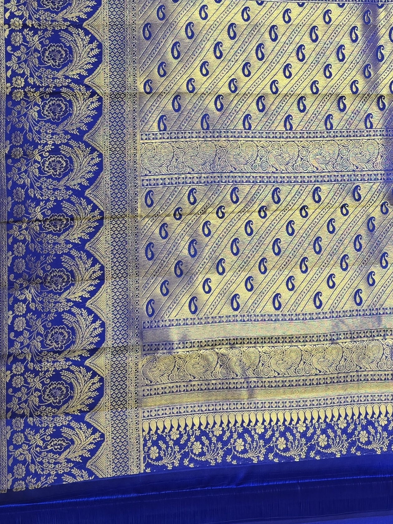 Handloom Royal Blue Silk Saree thumbnail 4