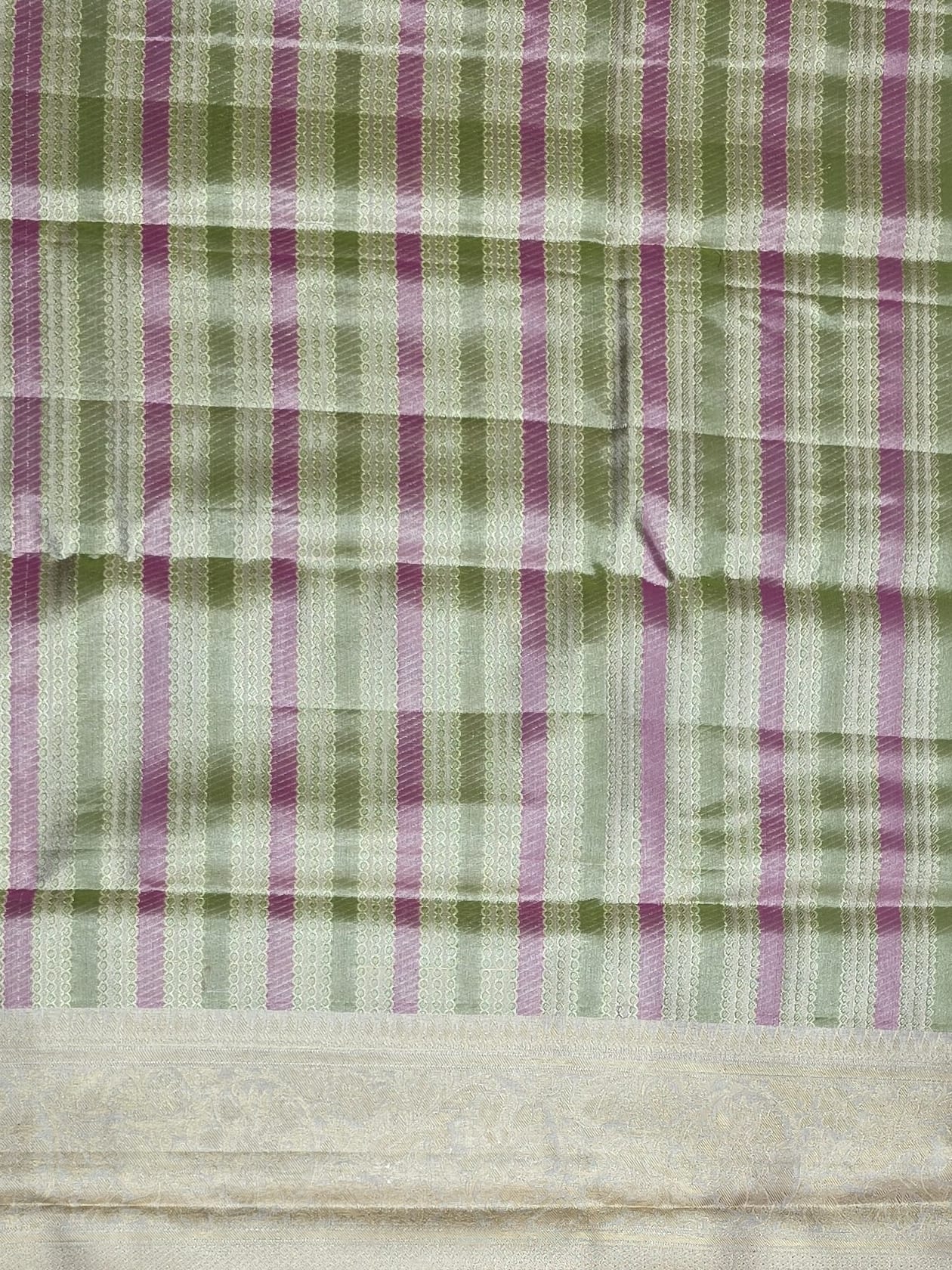 Handloom Green And Pink Silk Saree thumbnail 4