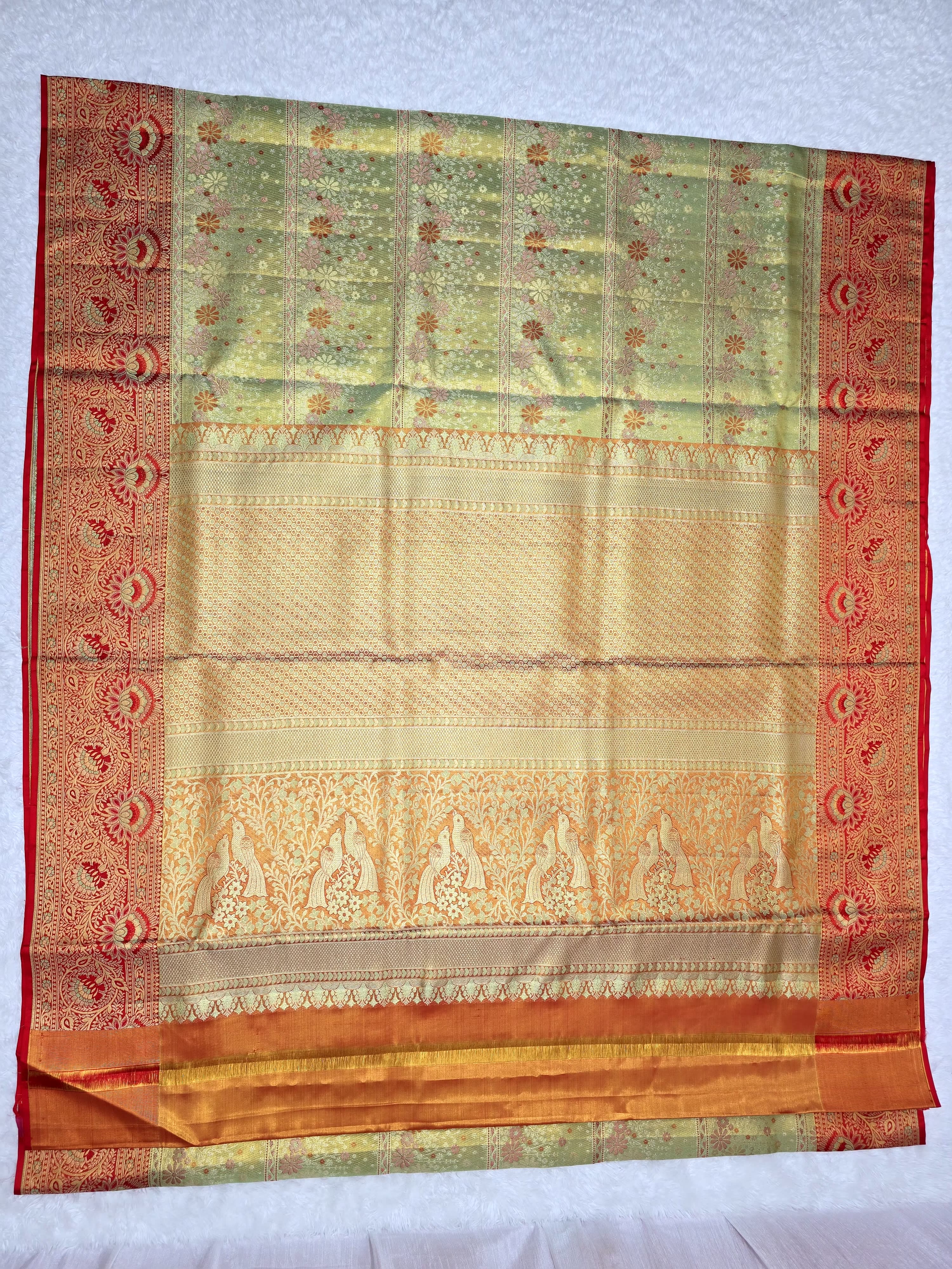 Handloom Green Silk Saree thumbnail 4