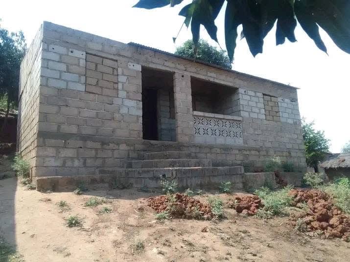 Vende-se esta casa tipo3 no bairro 25 de Junho Cidade de chimoio 🇲🇿 🇲🇿 , foto 1