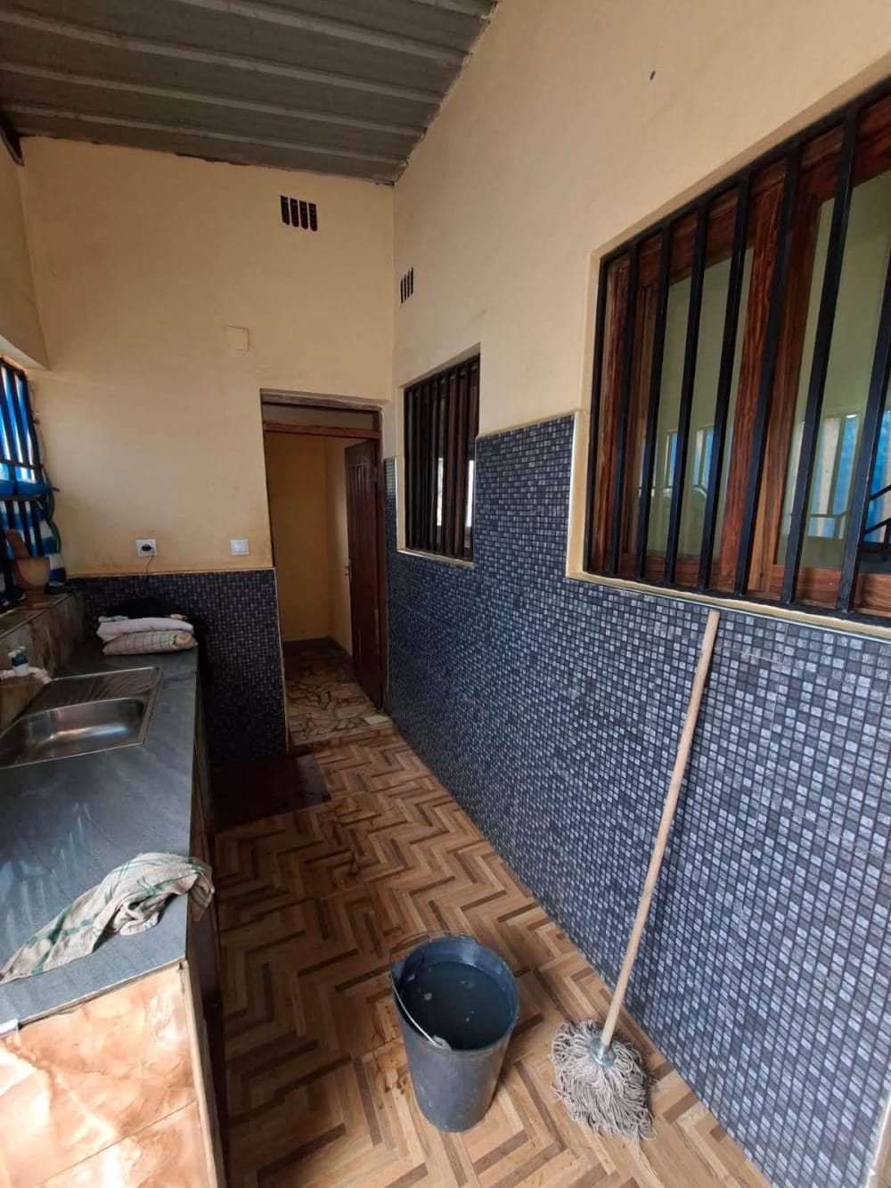 Aluga-se esta casa tipo 2 no bairro 16 de Junho próximo do Zagarto , foto 9