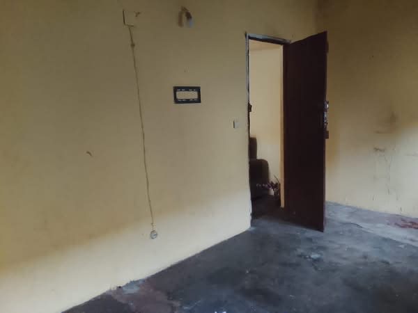 tenho disponível esta casa tipo 1 no bairro bloco 9 próximo do bar primavera., foto 2