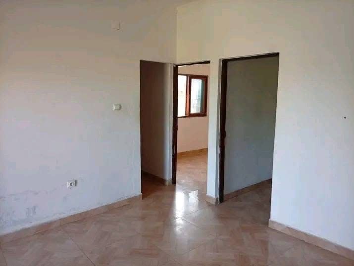 Casa T2 para arrendar em Manga, Beira, foto 4