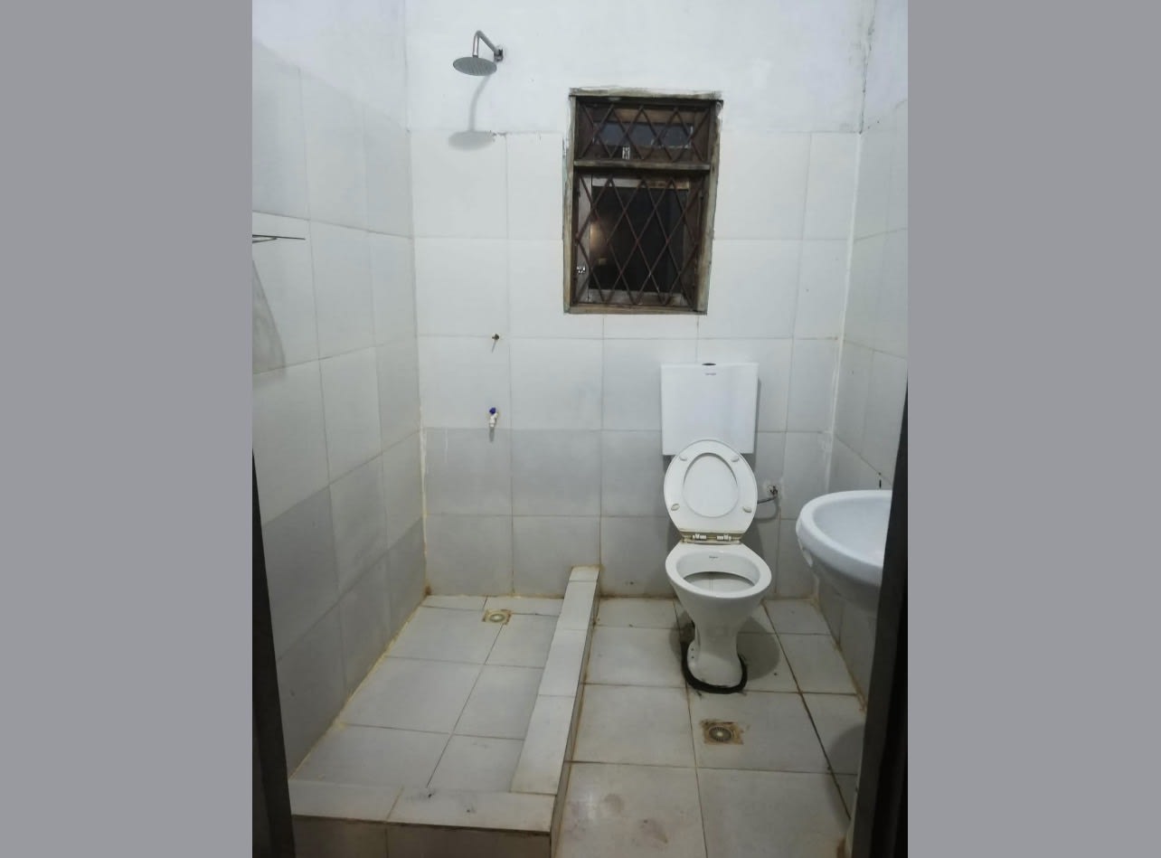 🏘Arrenda-se esta casa Tp-3 localizada na cidade de chimoio no bairro-Tambara 2, foto 5