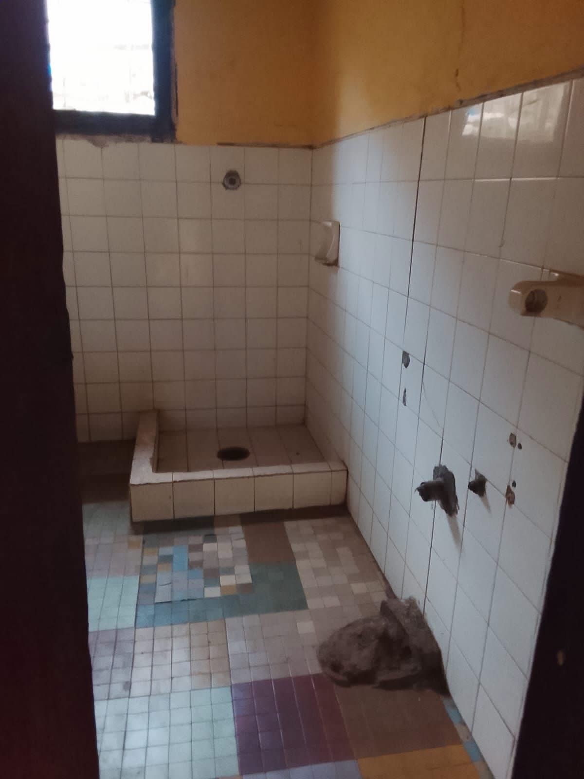 tenho disponível esta casa tipo 1 no bairro bloco 9 próximo do bar primavera., foto 4