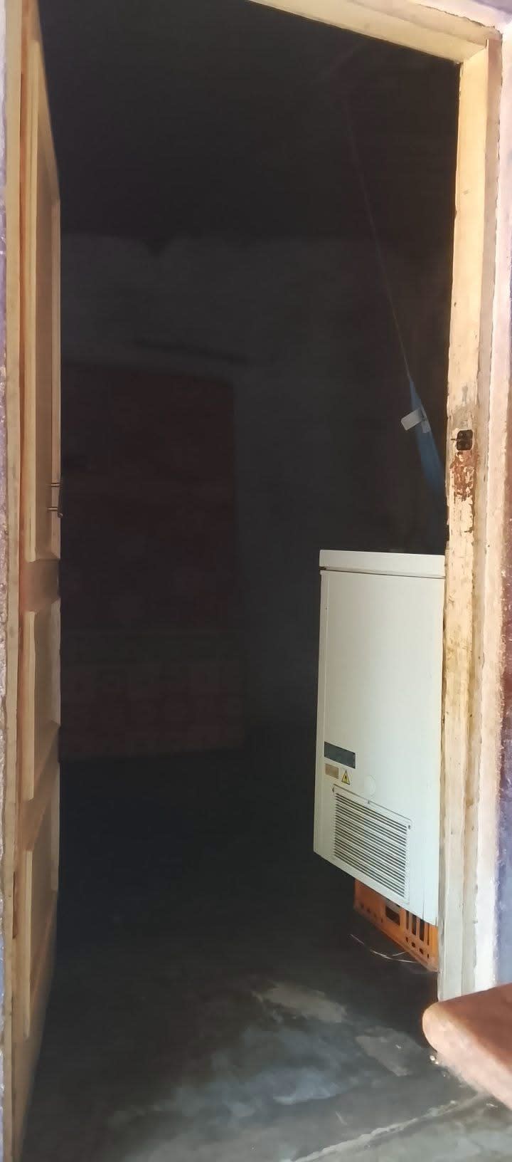 tenho disponível este quarto e varanda gradeada no bairro bloco 9, foto 2