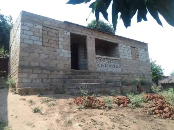 Vende-se esta casa tipo3 no bairro 25 de Junho Cidade de chimoio 🇲🇿 🇲🇿 