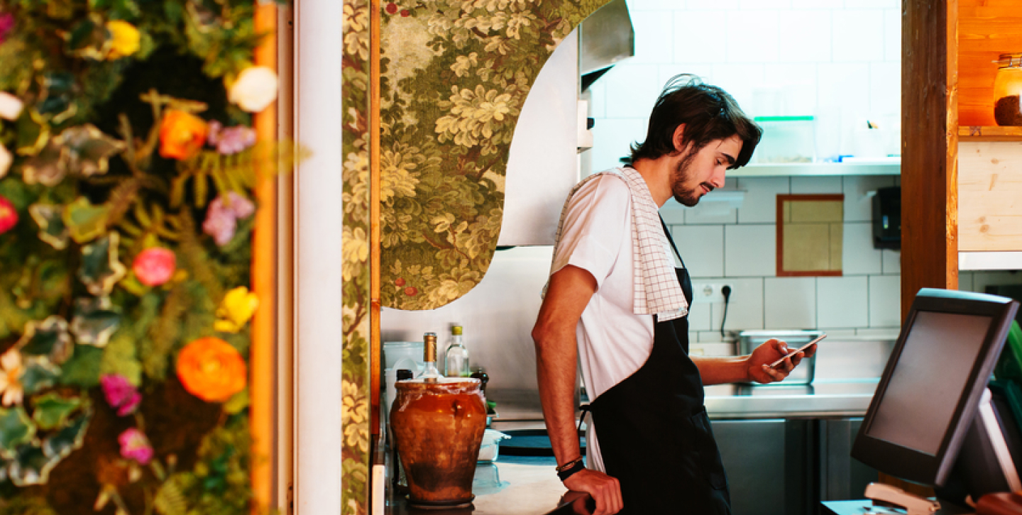 Birdeye Alternative for Restaurants: A Side-by-Side Comparison