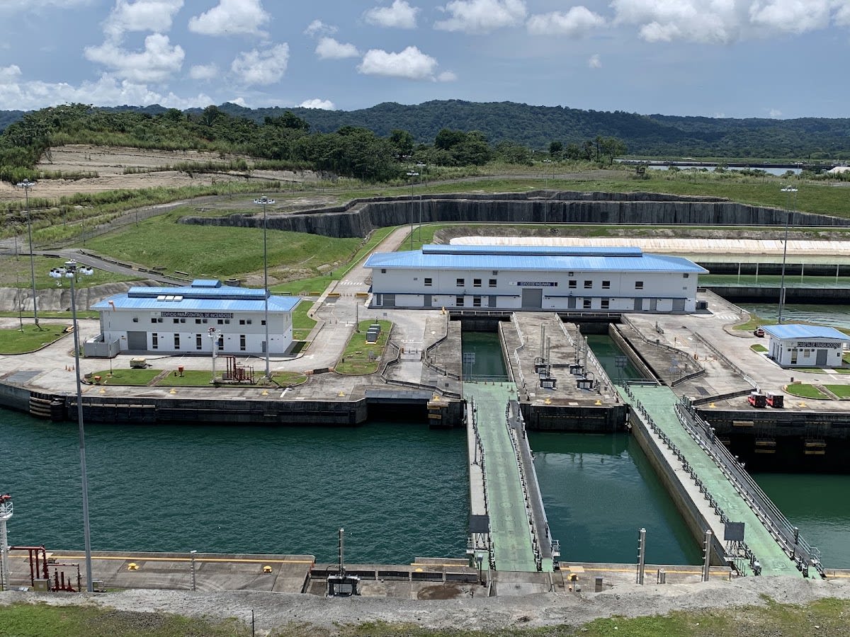 Agua Clara Locks Visitor Center