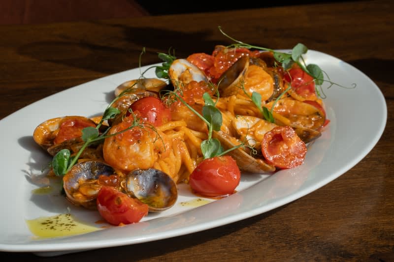 Tostones con ropa vieja de pescado
