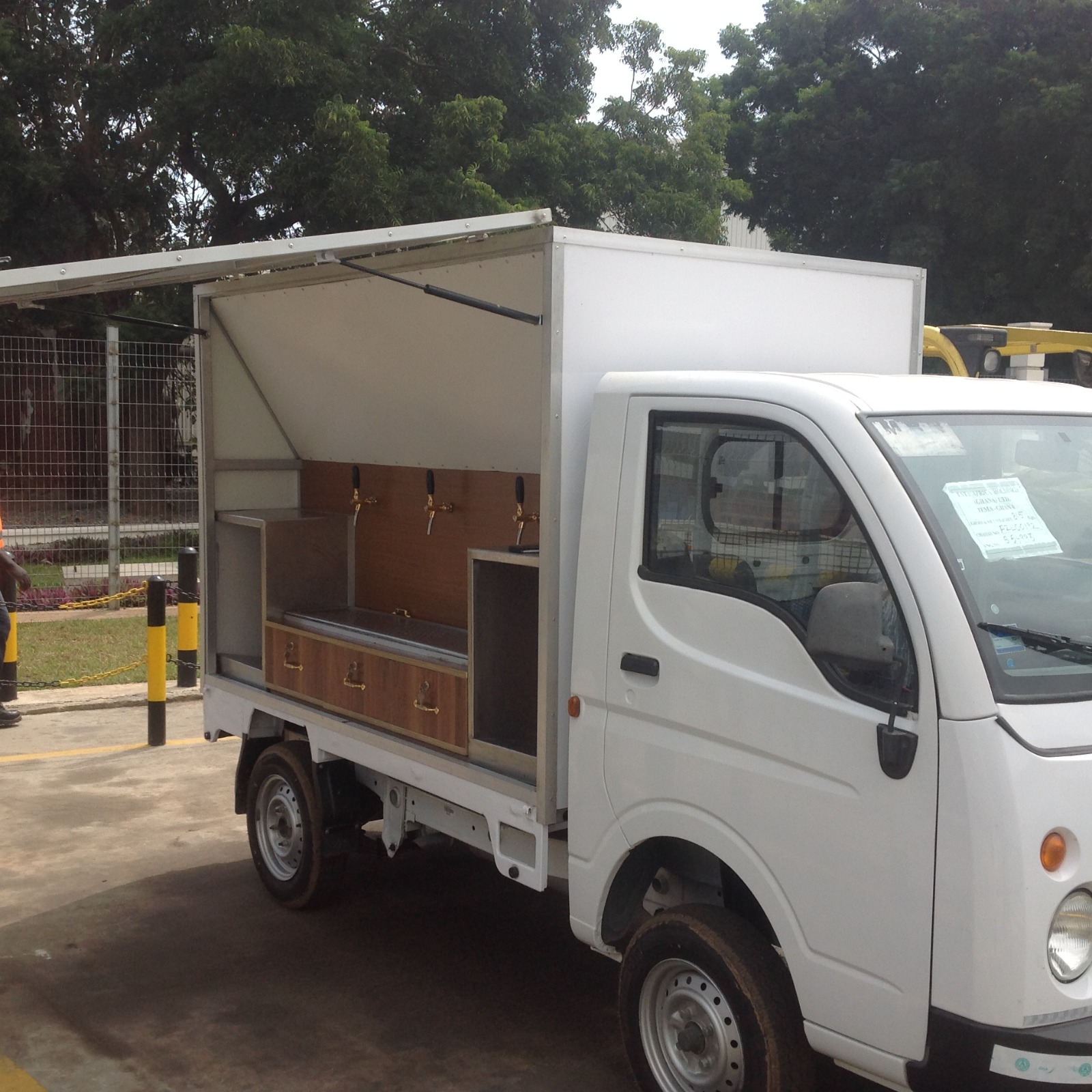 HINO 2017 2