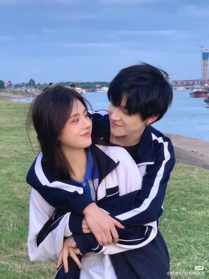 EM LÀ THANH XUÂN CỦA ANH