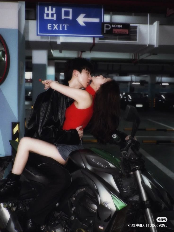 YÊU ANH NHIỀU HƠN NỮA