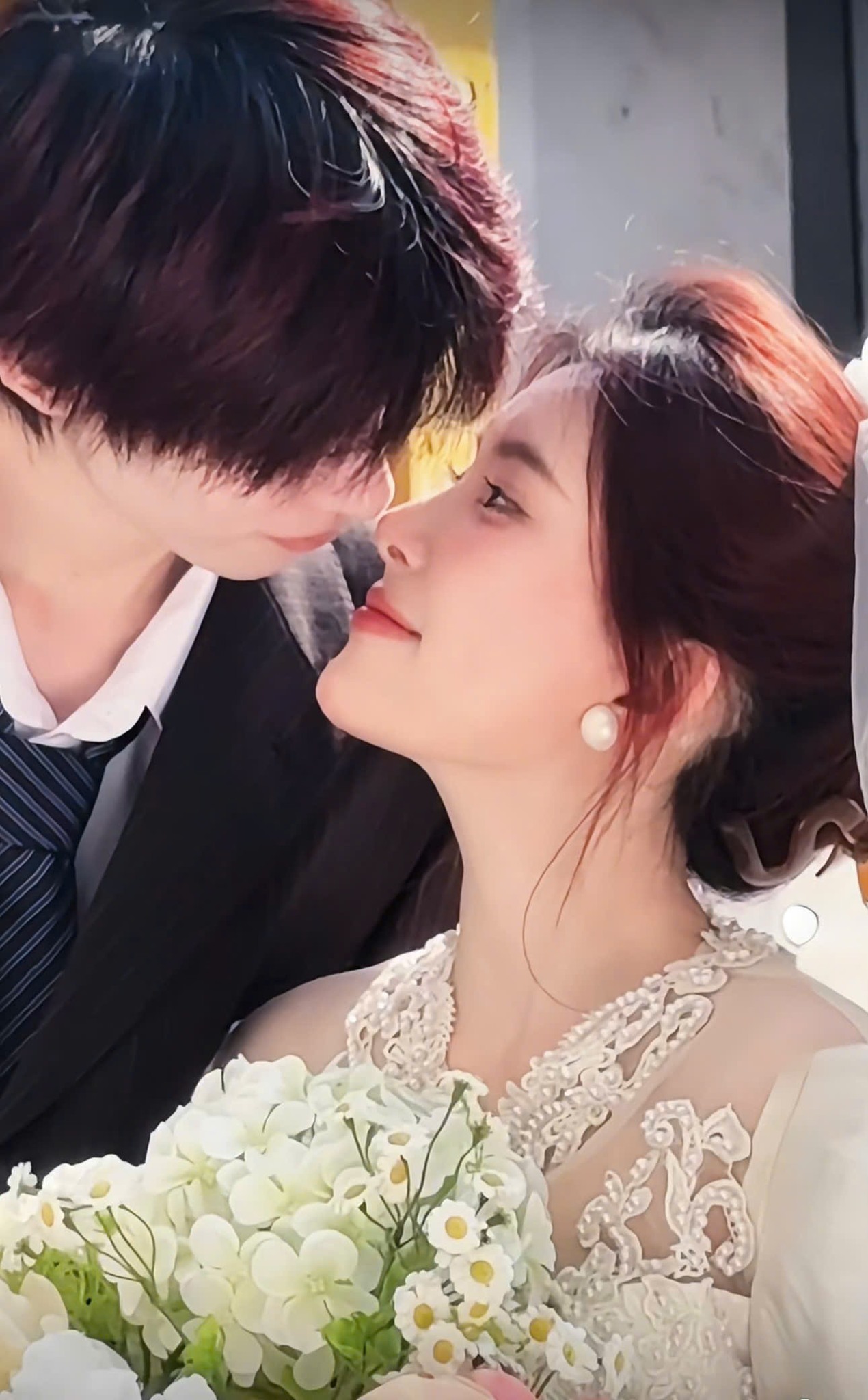 SAU CHIA TAY VỚI BẠN TRAI CŨ , TÔI BỊ HIỂU NHẦM LÀ GÁI ĐỨNG ĐƯỜNG