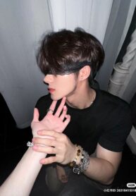 Xuyên Thành Omega Rồi Tôi Lại Mang Thai