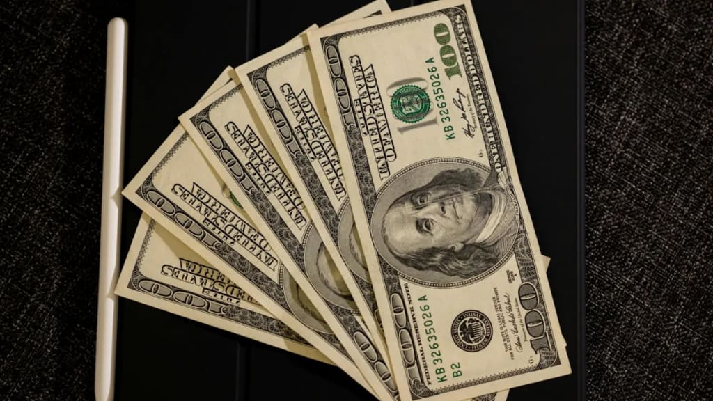 Snowflake (SNOW) Reports Earnings Beat and $6B AWS Commitment