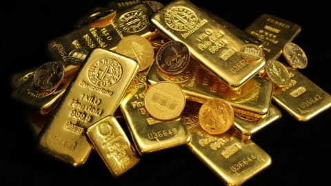 Deutsche Bank Cuts Gold Forecasts by 22% Amid Market Changes
