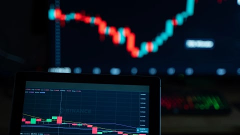 Nasdaq Drops Over 1% as Chip Stocks Decline