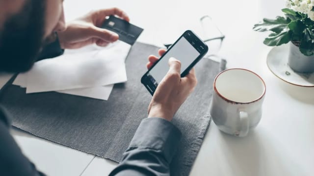 Lloyds Banking Group Apps Expose Users to Other Customers' Transactions