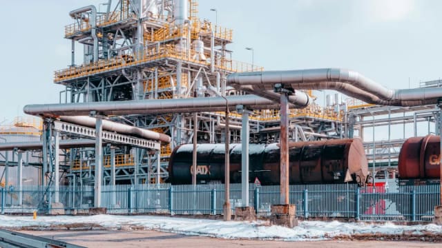 Moscow Drone Attack Kills Three, Impacts Refinery Operations